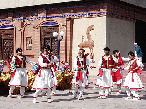 http://thepeopleofpakistan.files.wordpress.com/2010/02/khyber-sword-dance.png